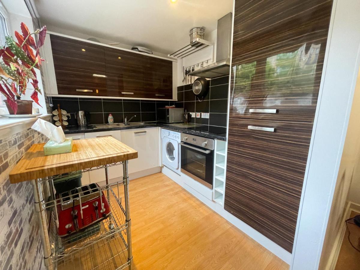 Kelvingrove 2 Bedroom Apartment - Private Parking 글라스고 외부 사진