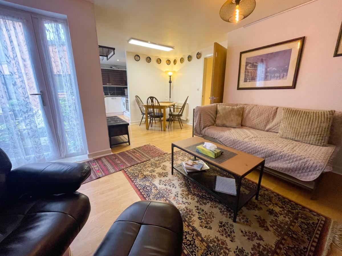 Kelvingrove 2 Bedroom Apartment - Private Parking 글라스고 외부 사진
